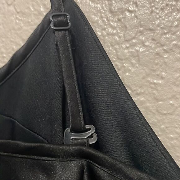 Xscape Black Pleated Maxi Mermaid Chiffon Gown Size 6 - Picture 9 of 10